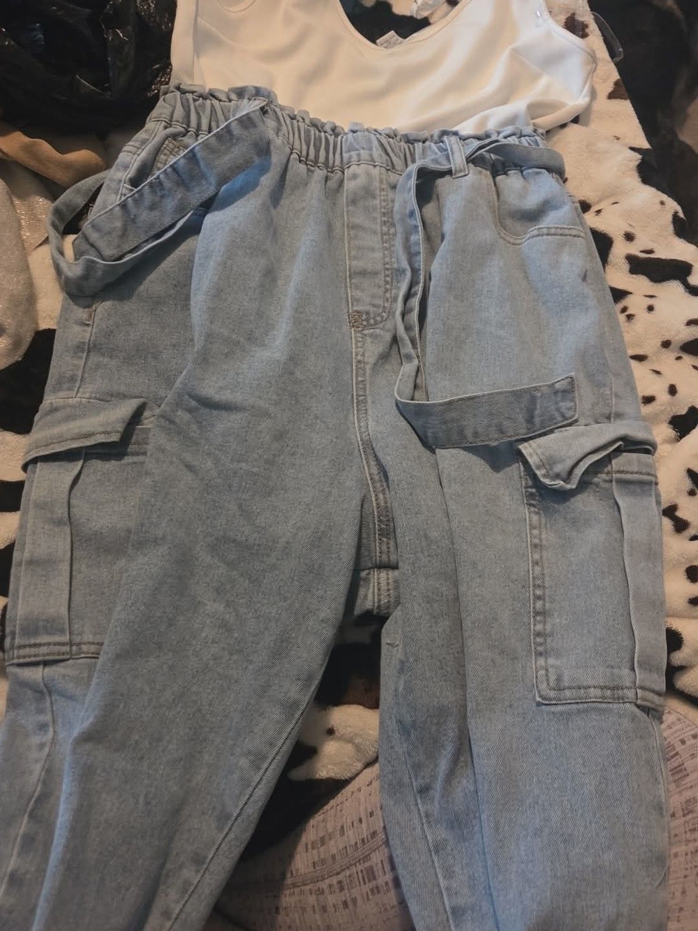 SO Light Wash Relaxed Cargo Jeans